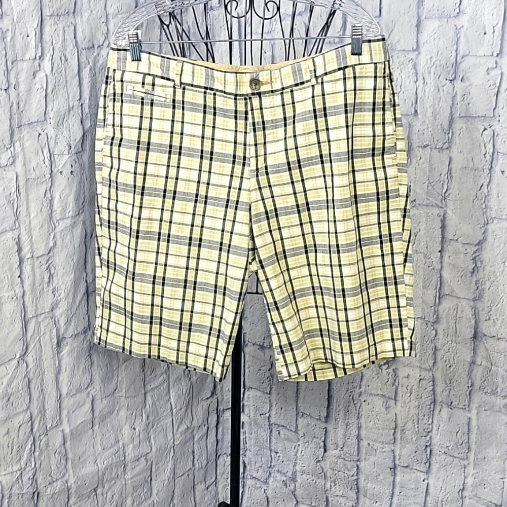 DOCKERS Yellow and Blue Plaid Favorite‎ Fit Men's Shorts Size 14